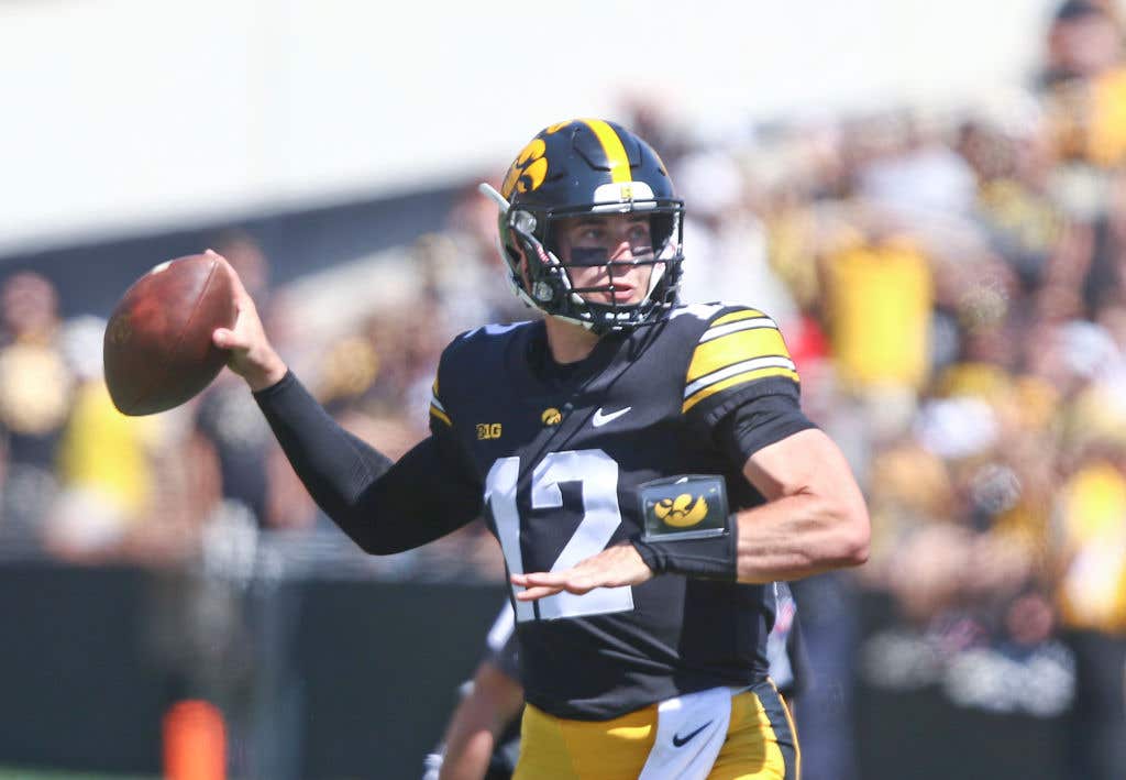 Cade McNamara Confirms His Return to Iowa