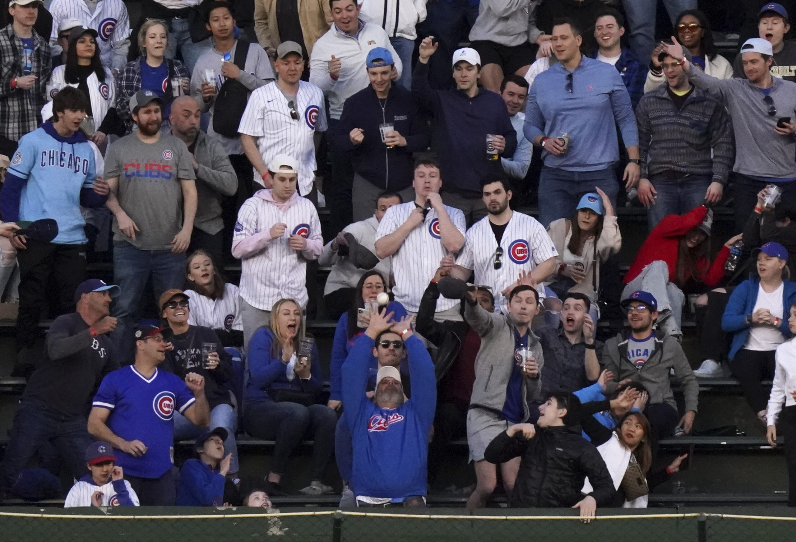 Cubs and White Sox Fans Brawled in the Bleachers This Weekend